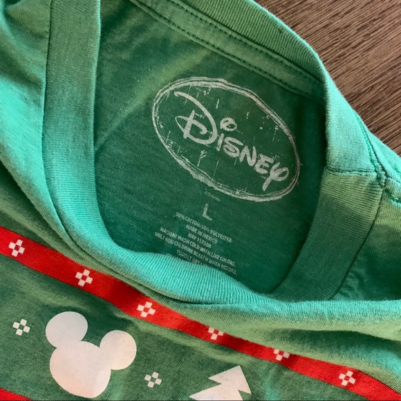 disney christmas tee - Picture 2 of 2